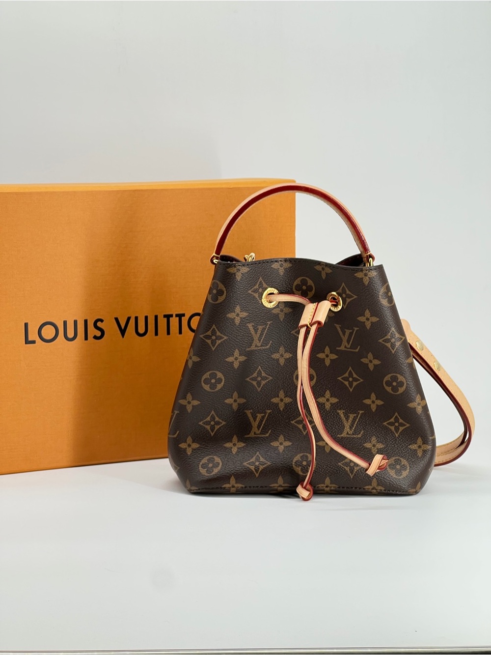 Louis Vuitton Monogram Néonoé BB Shoulder Bag